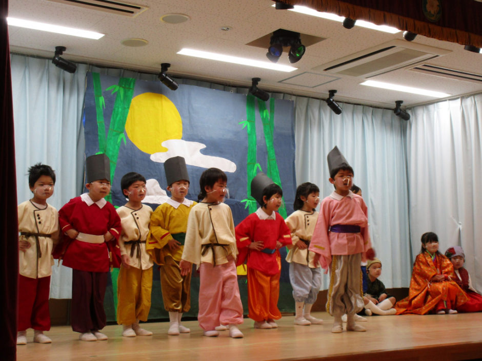 ひなまつりおゆうぎかい　幼稚園部　２月２６日 きくぐみ　ことば劇「竹取物語」