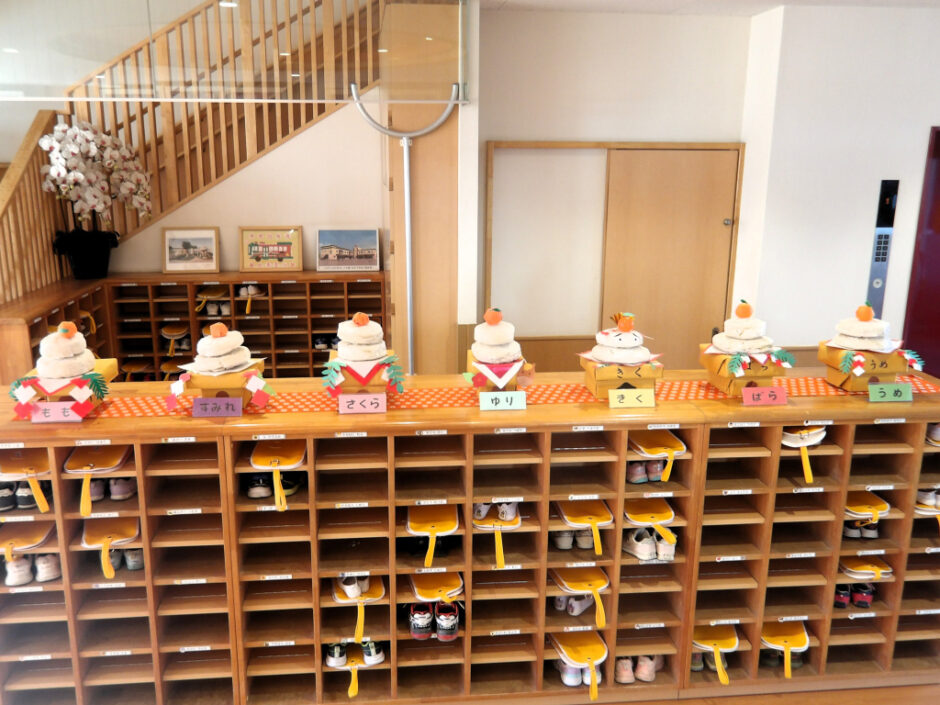 みんなでつくった鏡もち　完成(^_^)/~　　来年も良い一年になりそうですね(*^_^*)　